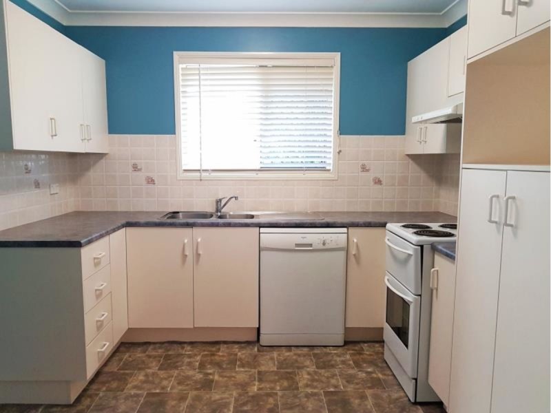 30 Grevillea Drive, Kawana QLD 4701